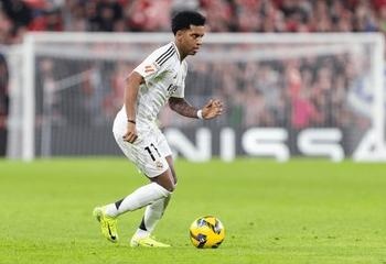 bóng đá xôi lạc hôm nay và phân tích các yếu tố ảnh hưởng đến thứ hạng của arsenal
